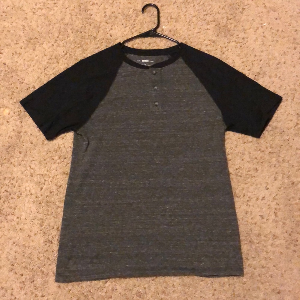 Black/ Gray Urban Pipeline T Shirt Size Small